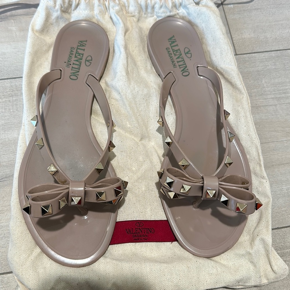 Valentino Garavani Rockstud Jelly Thong